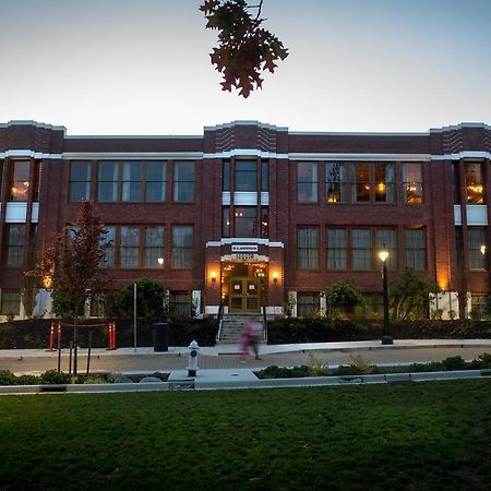 Hotel McMenamins Anderson School Bothell Exterior foto